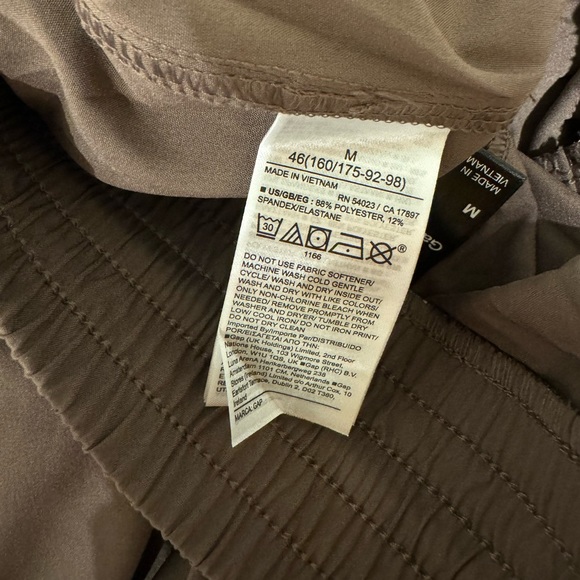 GapFit High Rise Runaround Pants - Picture 5 of 6